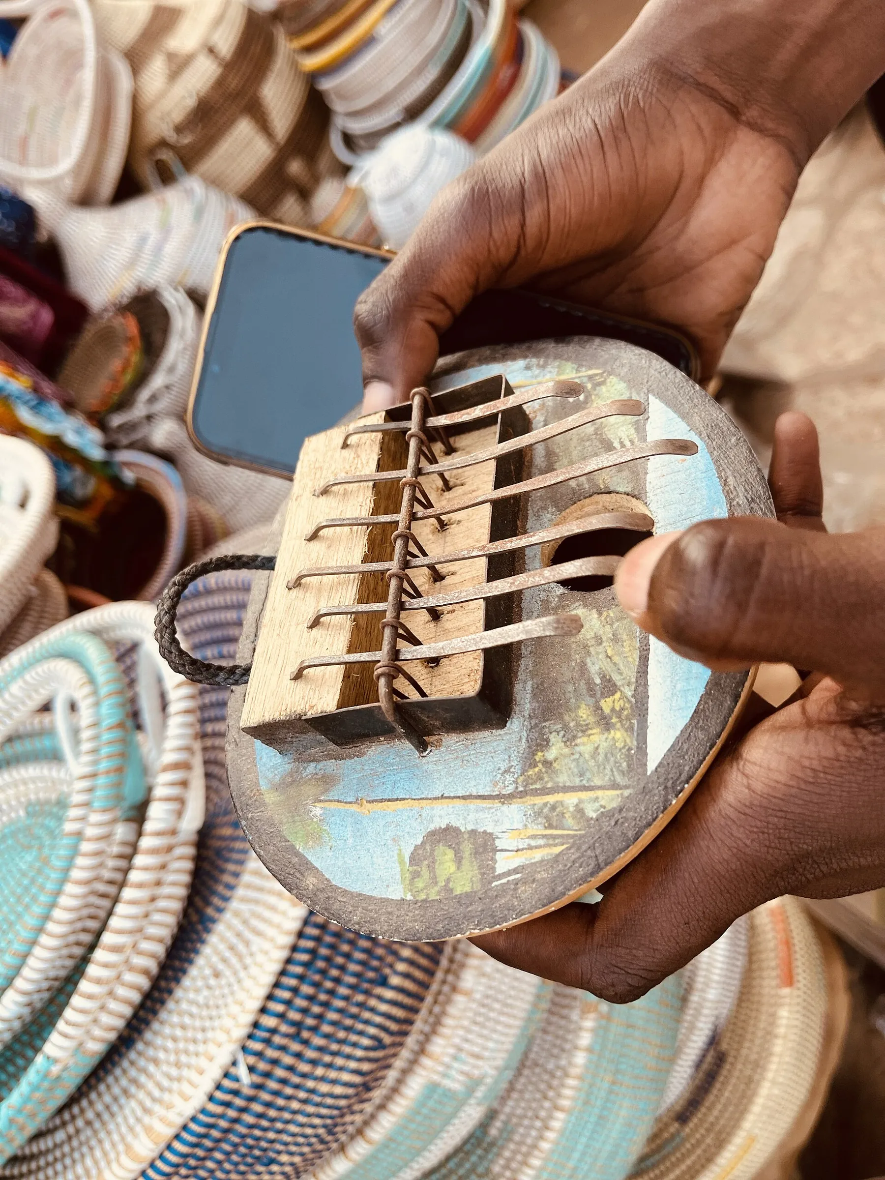 handheld artisanal kalimba