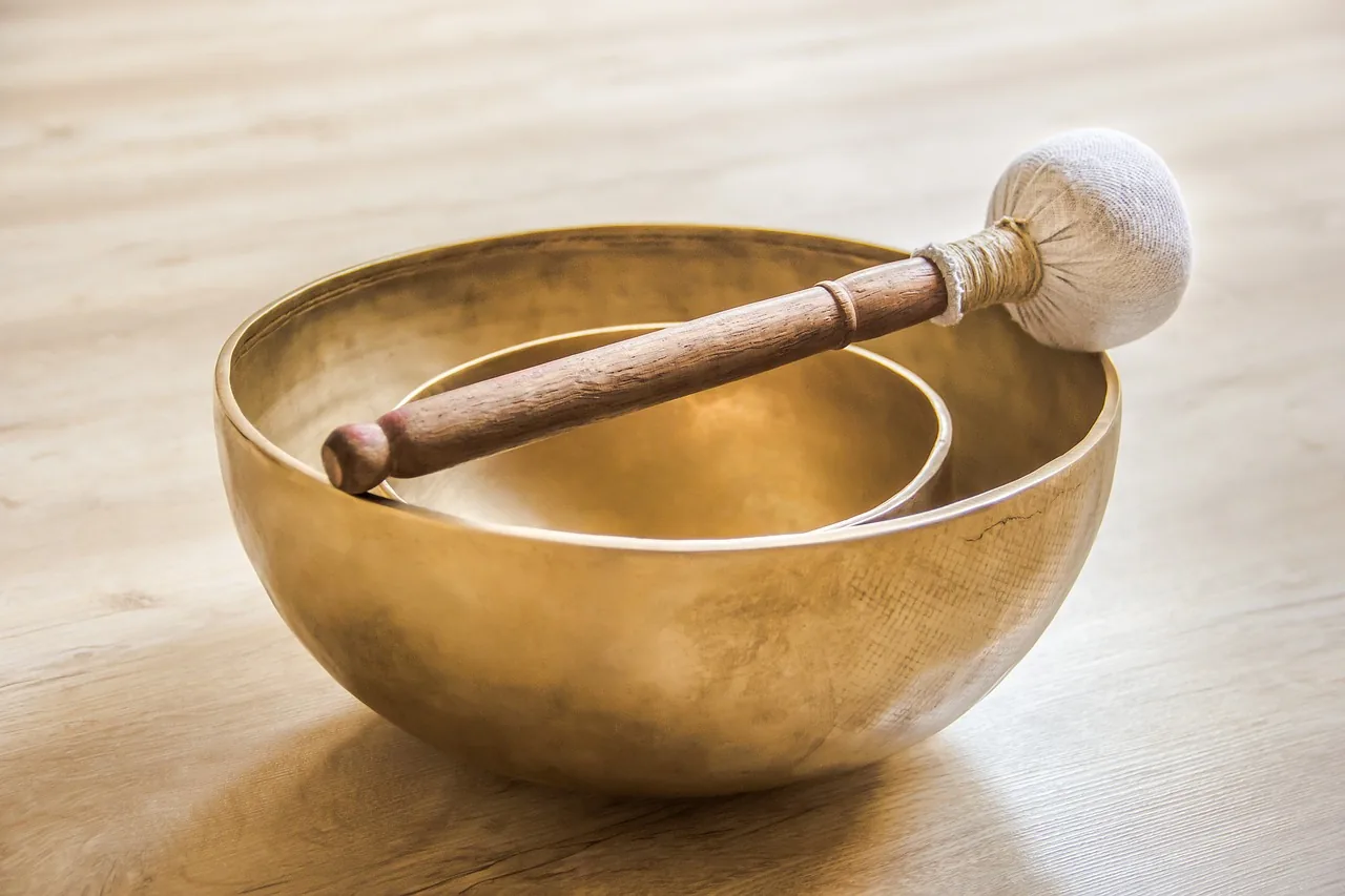 Bol tibetain avec maillet de meditation