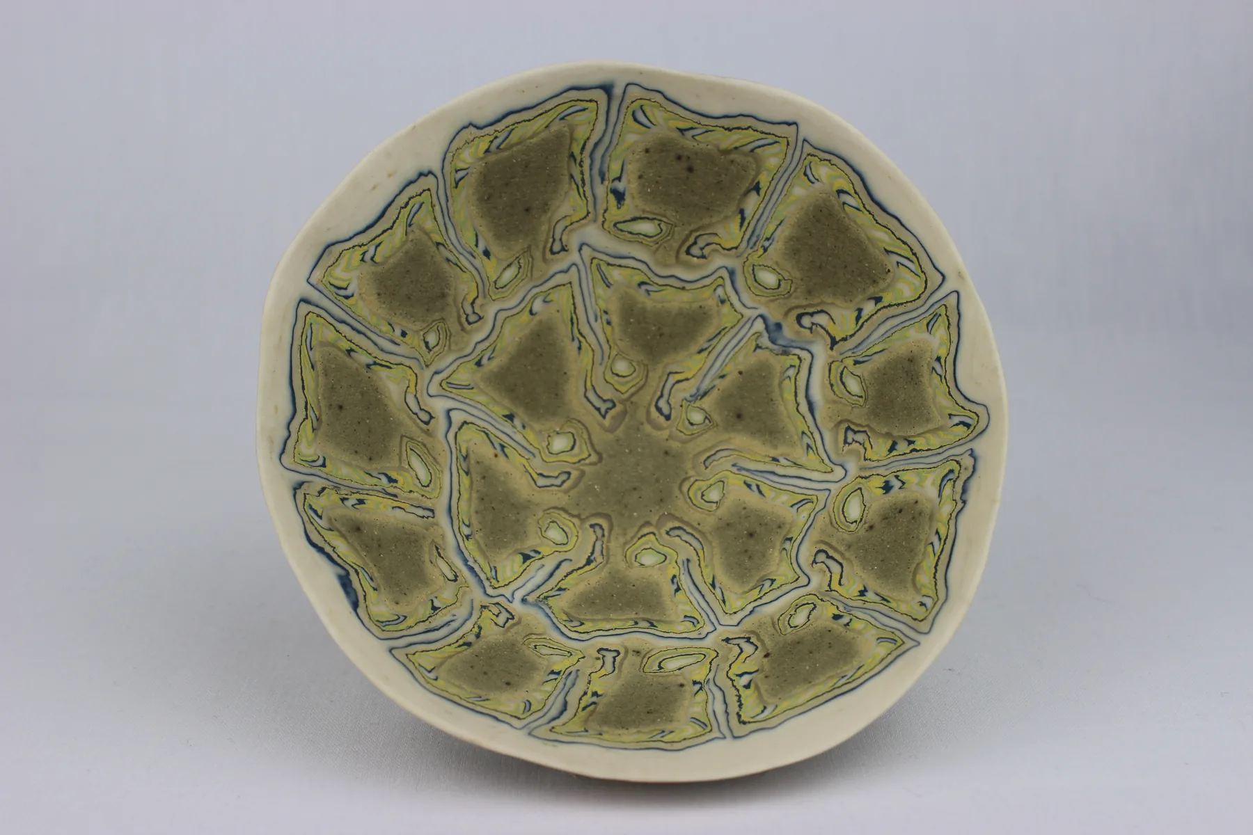 Decorated Tibetan bowl seen from the front Decorated Tibetan bowl seen from the front