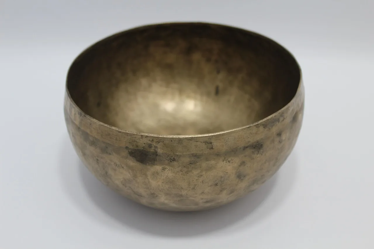 Metal Tibetan meditation bowl Metal Tibetan meditation bowl