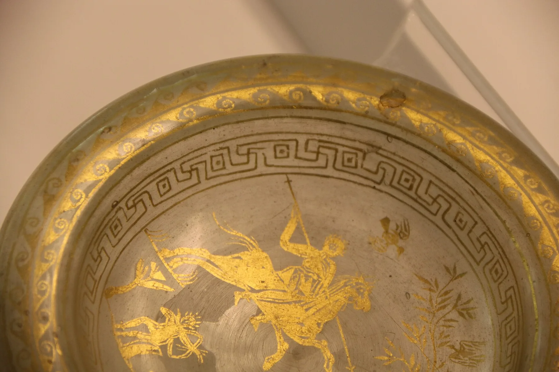 Détail doré d’un bol ancien Détail doré d’un bol ancien