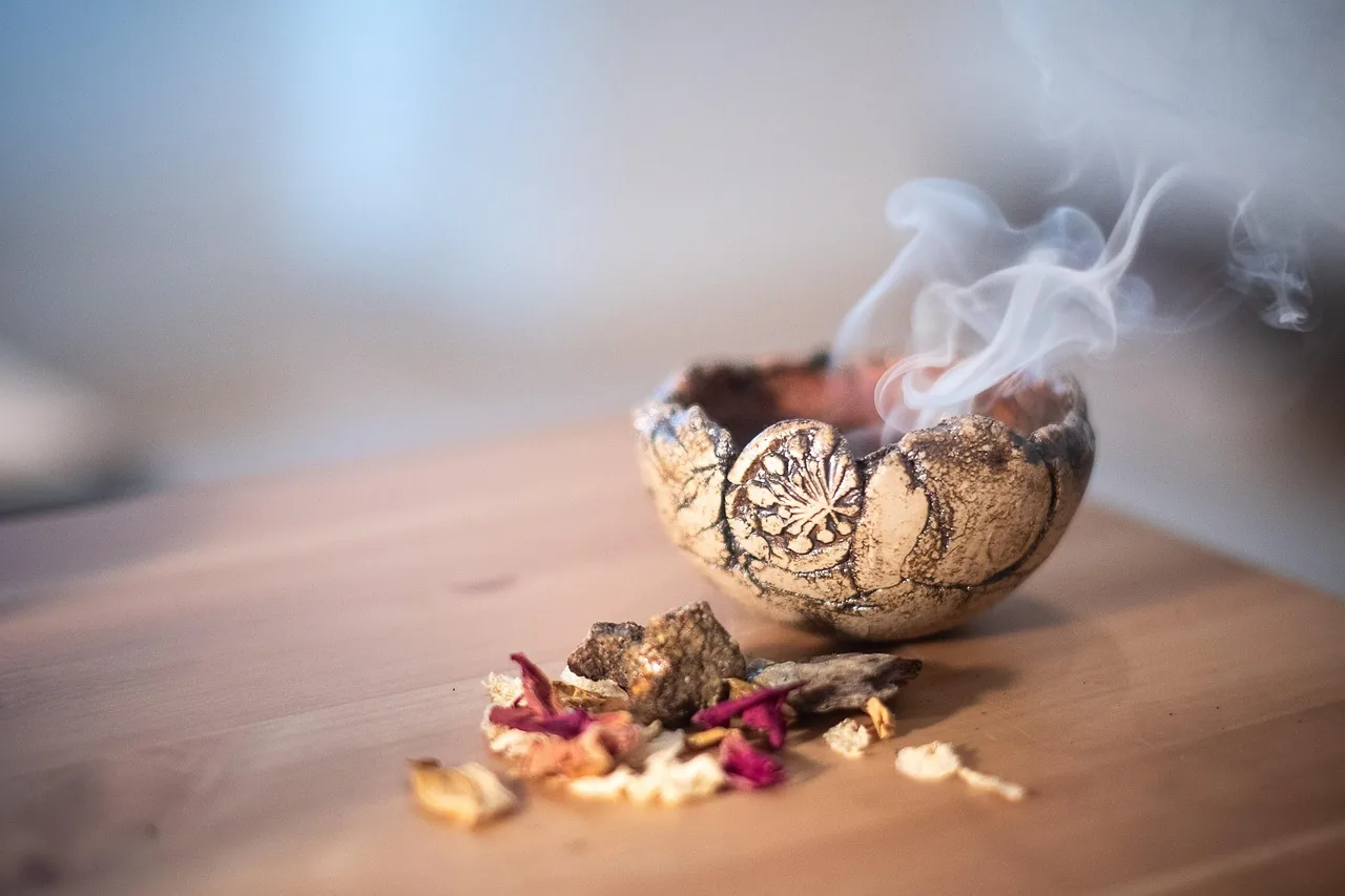 smoking Tibetan bowl for sacred relaxation smoking Tibetan bowl for sacred relaxation