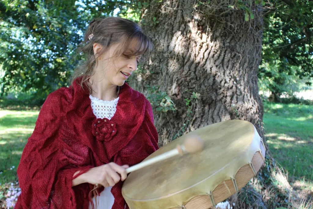 Steel tongue drum: what is the difference from a classic tongue drum?