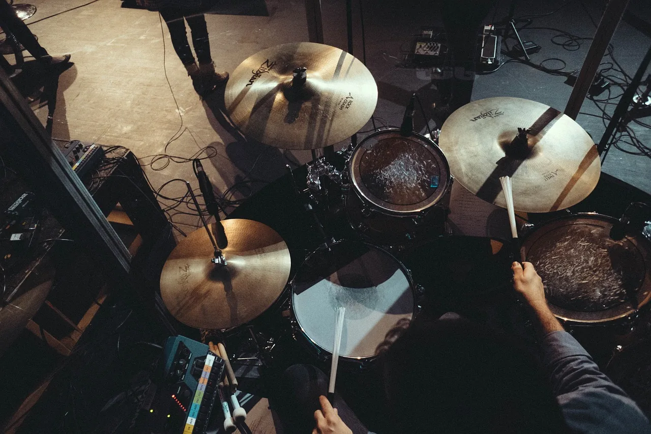 Acoustic drum kit seen from the stage Acoustic drum kit seen from the stage