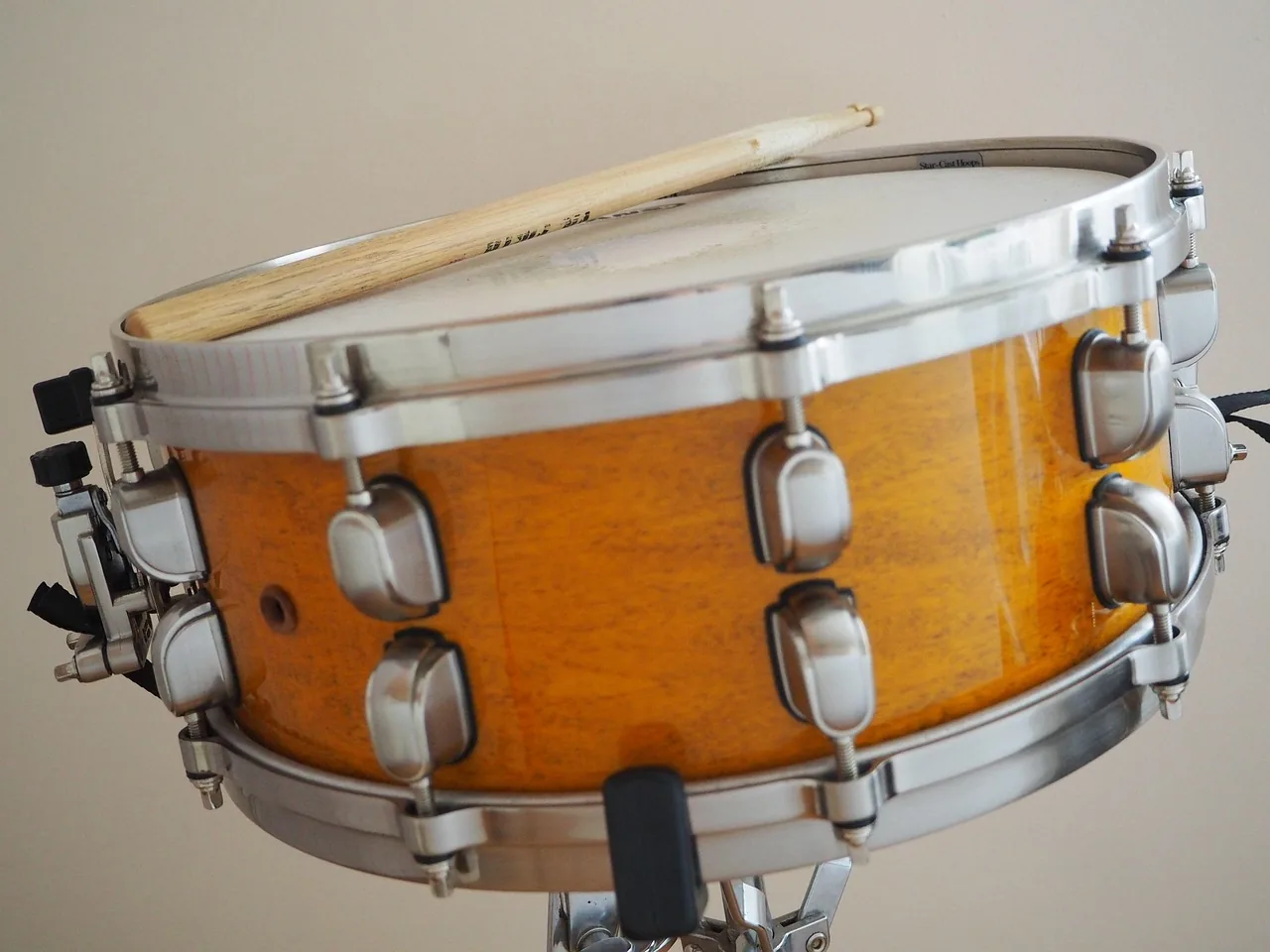 drum with percussion mallets drum with percussion mallets